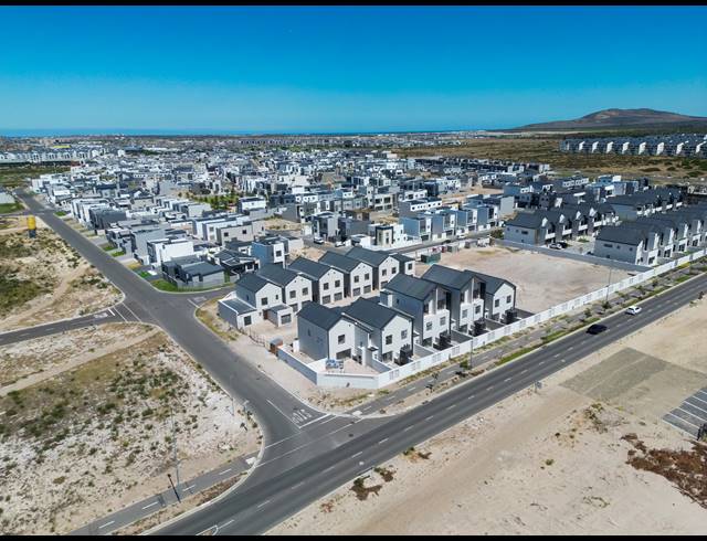 3 BEDROOM HOUSE FOR SALE IN SANDOWN